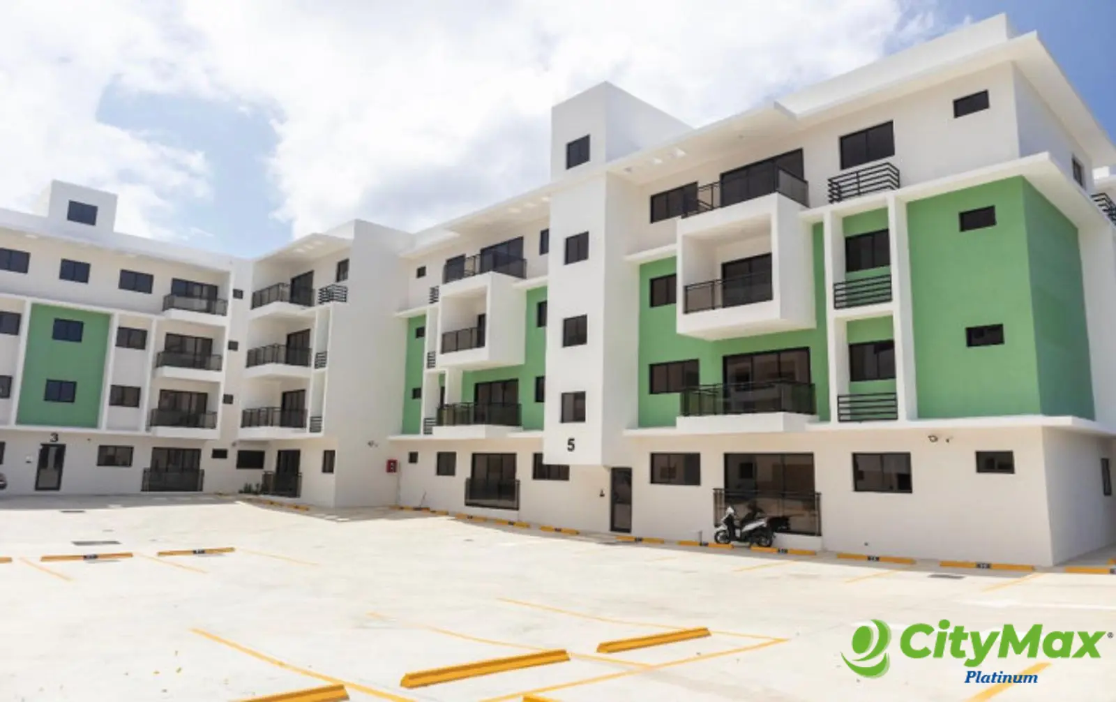 Apartamento en venta en Av. Hípica, Santo Domingo Este - foto 2
