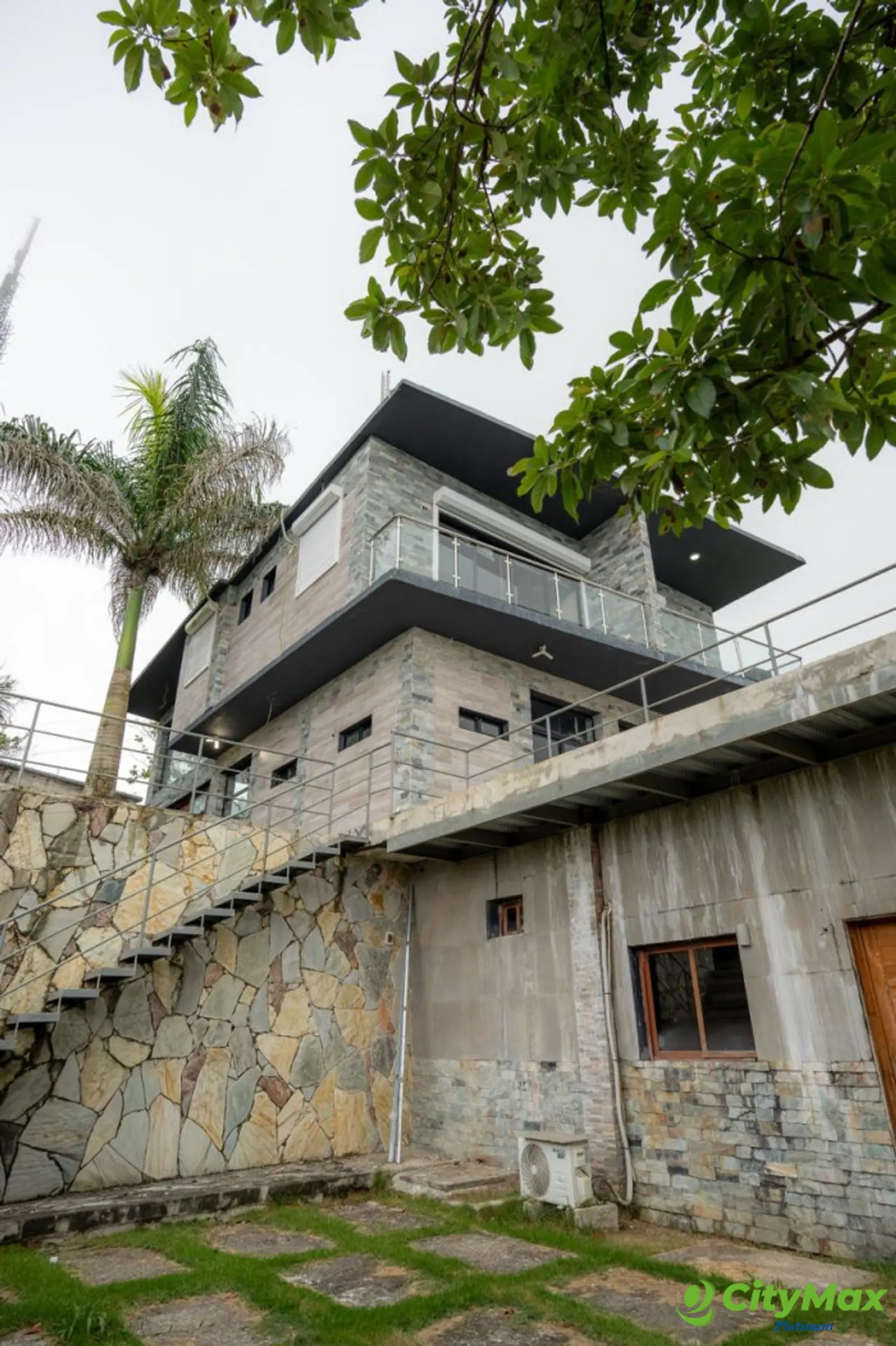 Venta de Espectacular Villa, La Colonia San Cristobal - foto 26