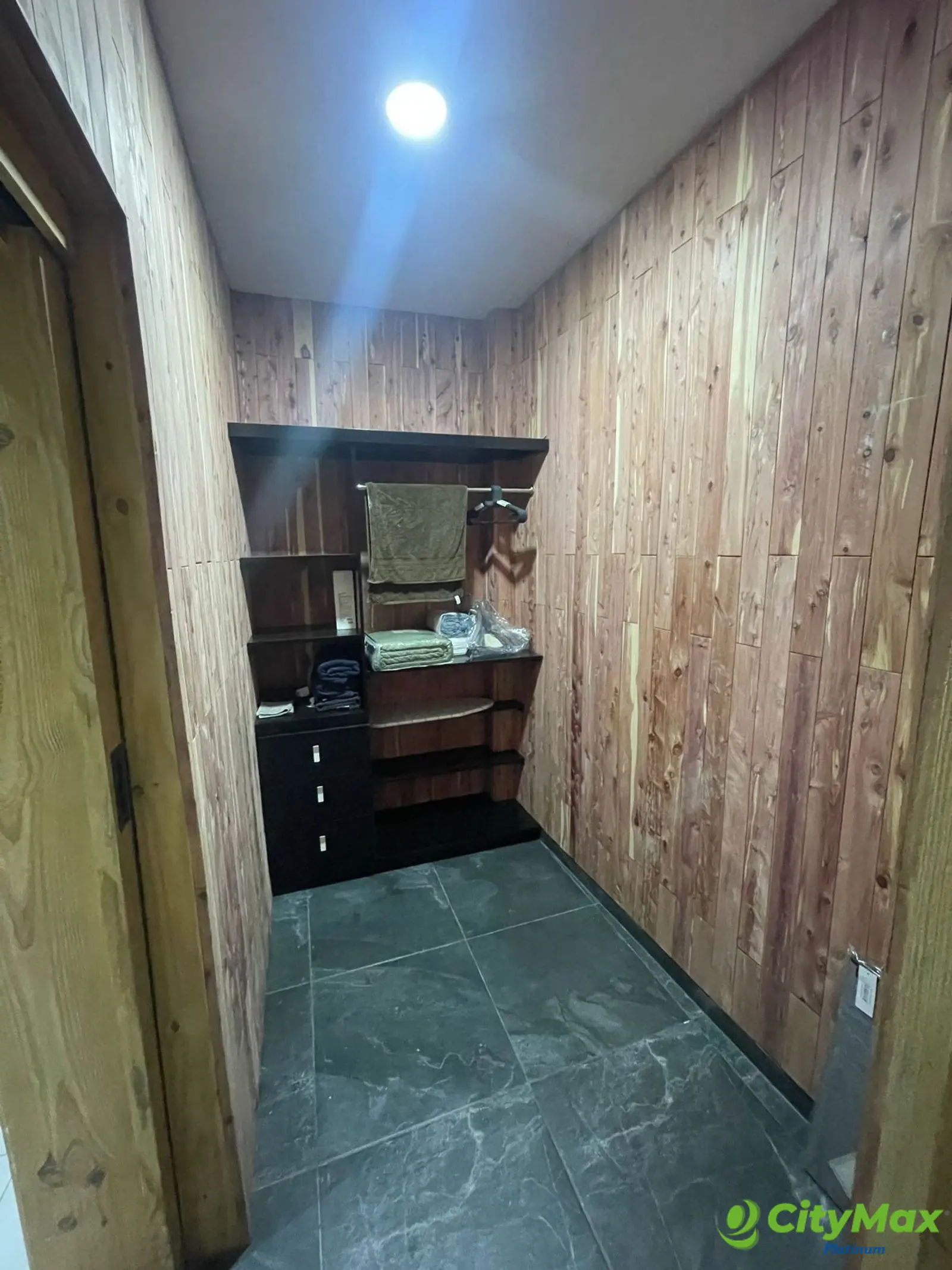 Venta de Espectacular Villa, La Colonia San Cristobal - foto 15