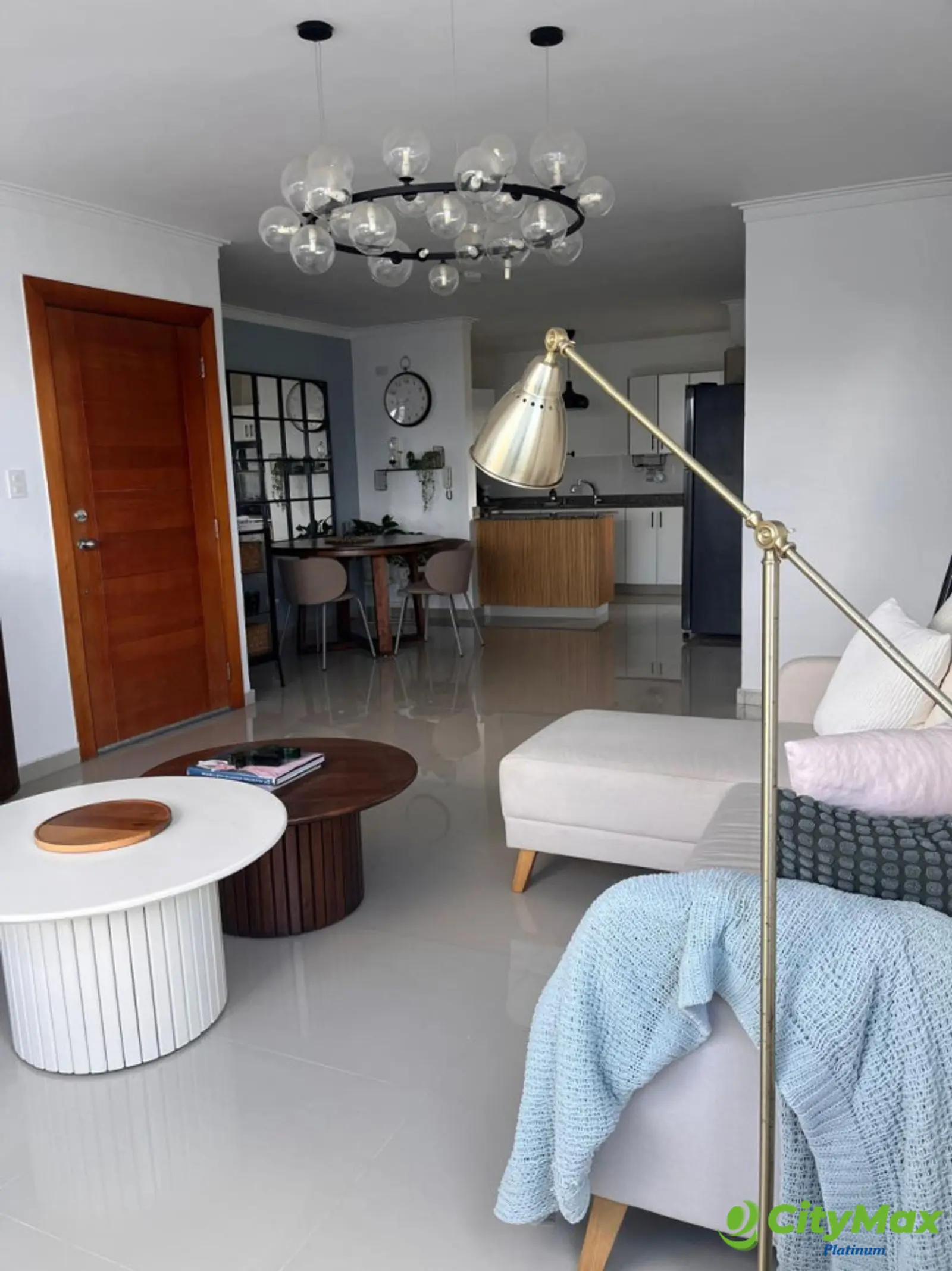 Venta de apartamento en la Jacobo Majlúta con terraza - foto 3