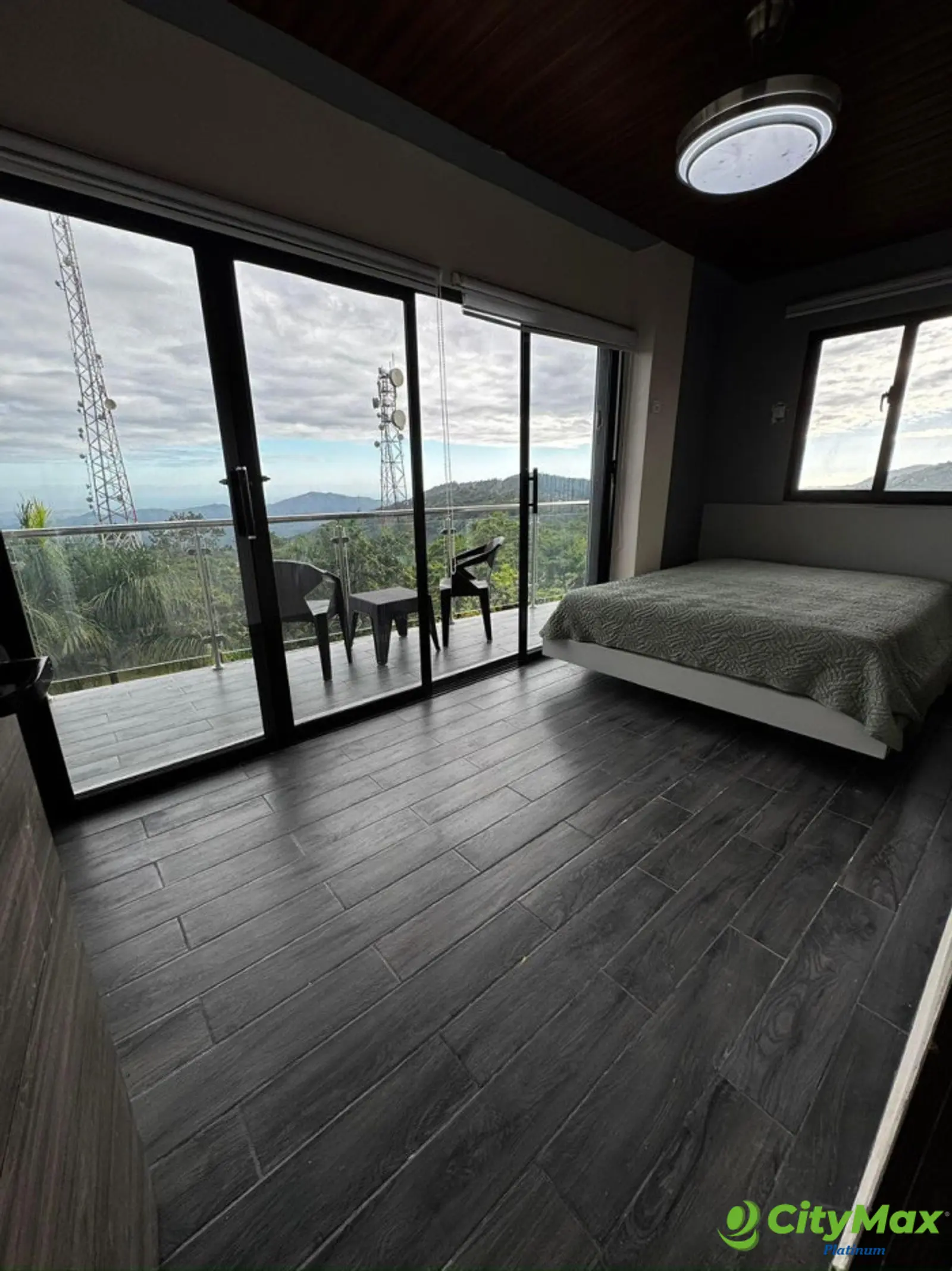 Venta de Espectacular Villa, La Colonia San Cristobal - foto 7
