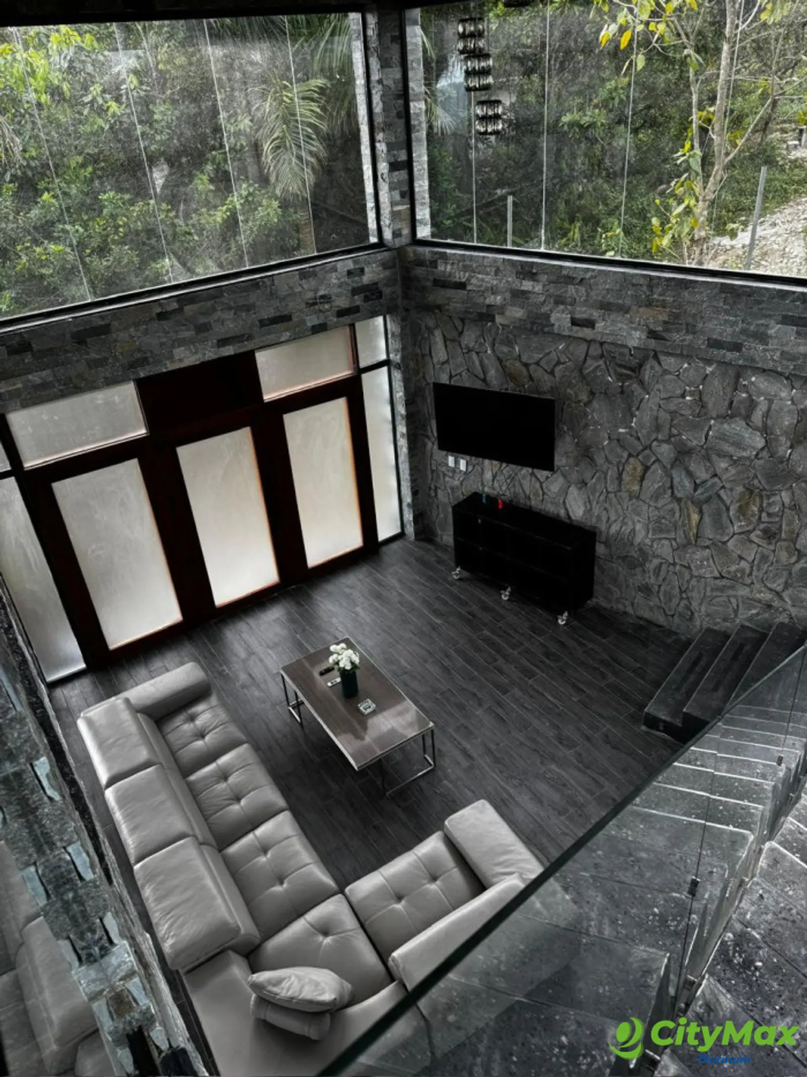 Venta de Espectacular Villa, La Colonia San Cristobal - foto 5