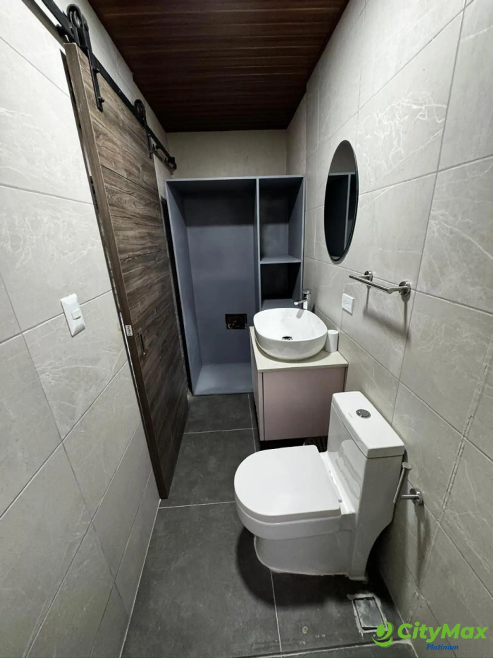 Venta de Espectacular Villa, La Colonia San Cristobal - foto 17